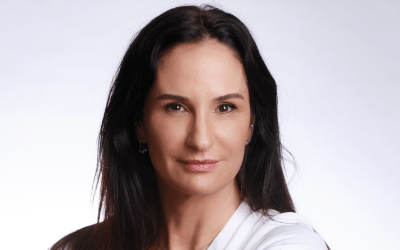 היא עיצבה ויזמה את הפוסטרים של החטופים | לעצב בשביל משמעות  | מדוע הקמפיין הצליח? | פופקורן 323